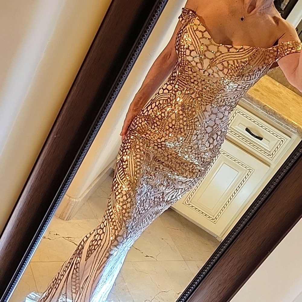 Gorgeous Gold Sequined Off-shoulder Fishtail Ball Gown, XS - Picture 5 of 16